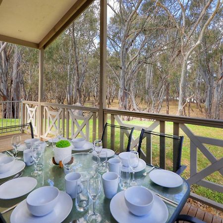 Deniliquin Riverside Caravan Park Exterior photo