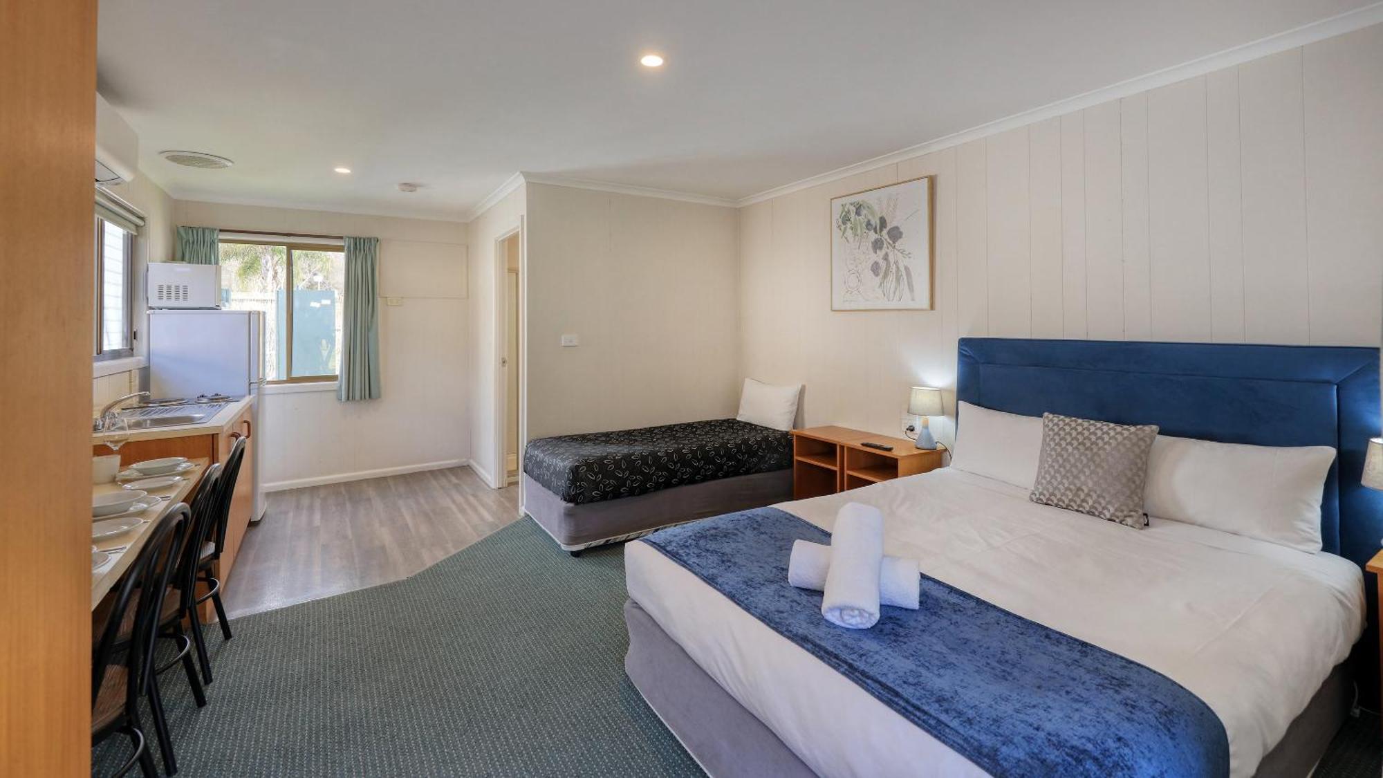 Deniliquin Riverside Caravan Park Exterior photo