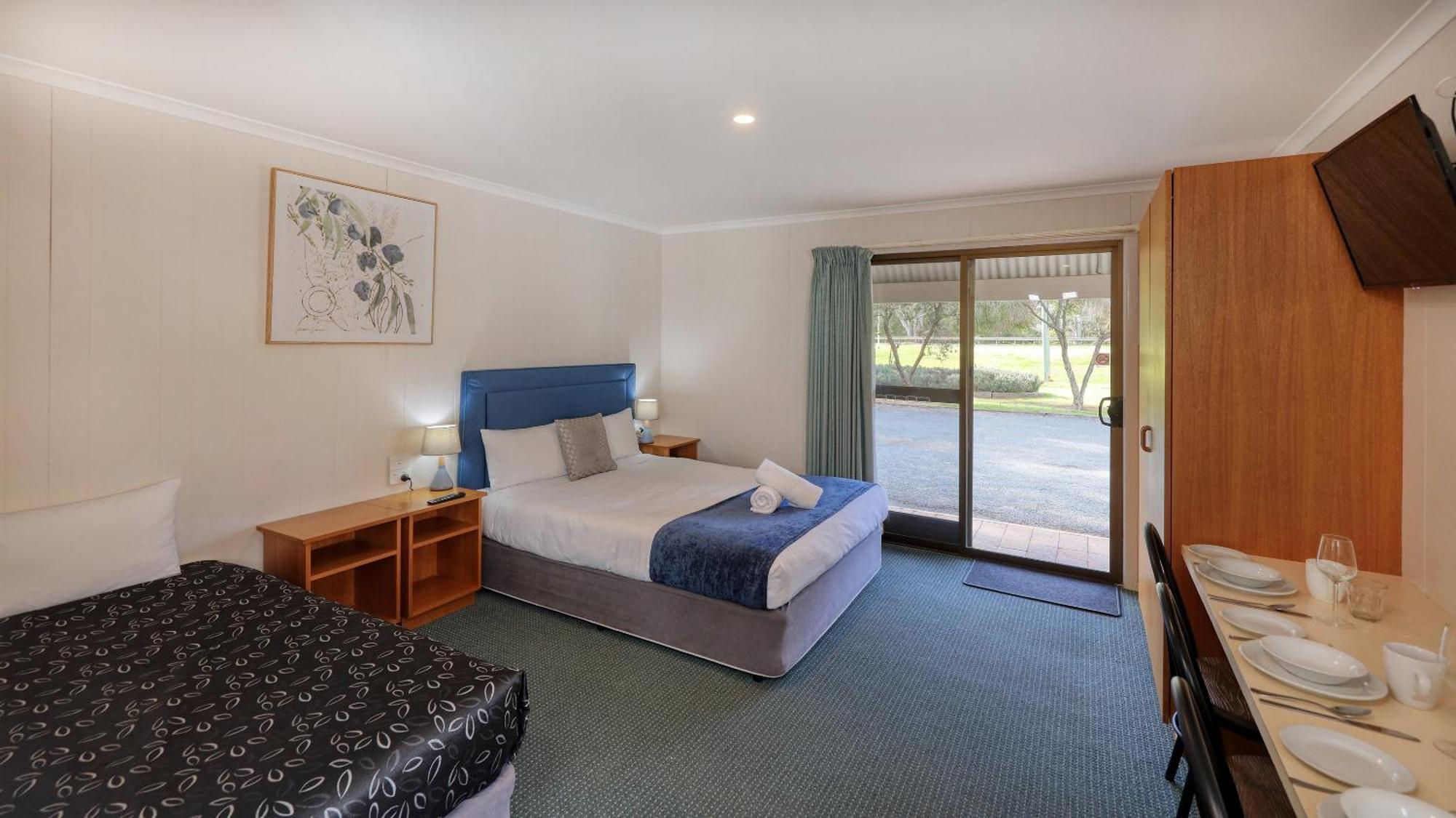 Deniliquin Riverside Caravan Park Exterior photo