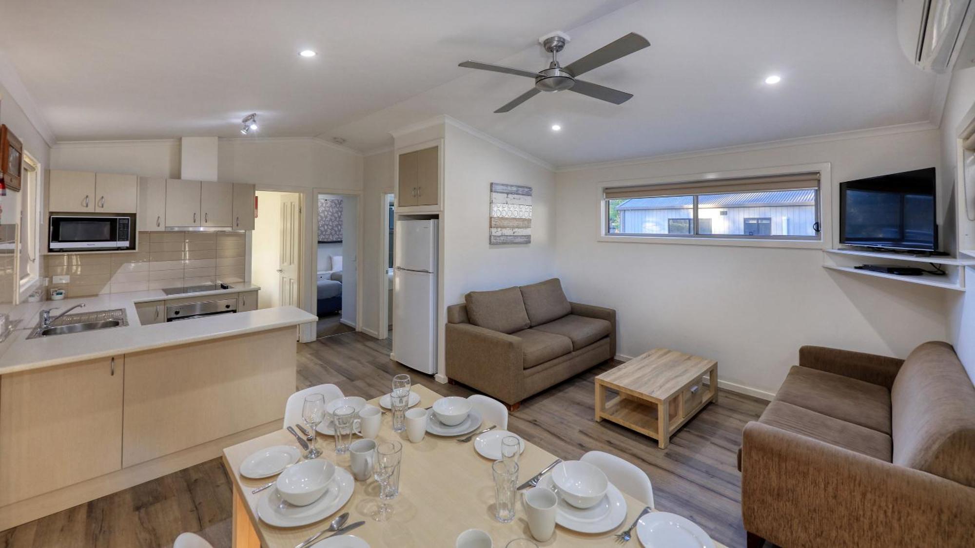 Deniliquin Riverside Caravan Park Exterior photo