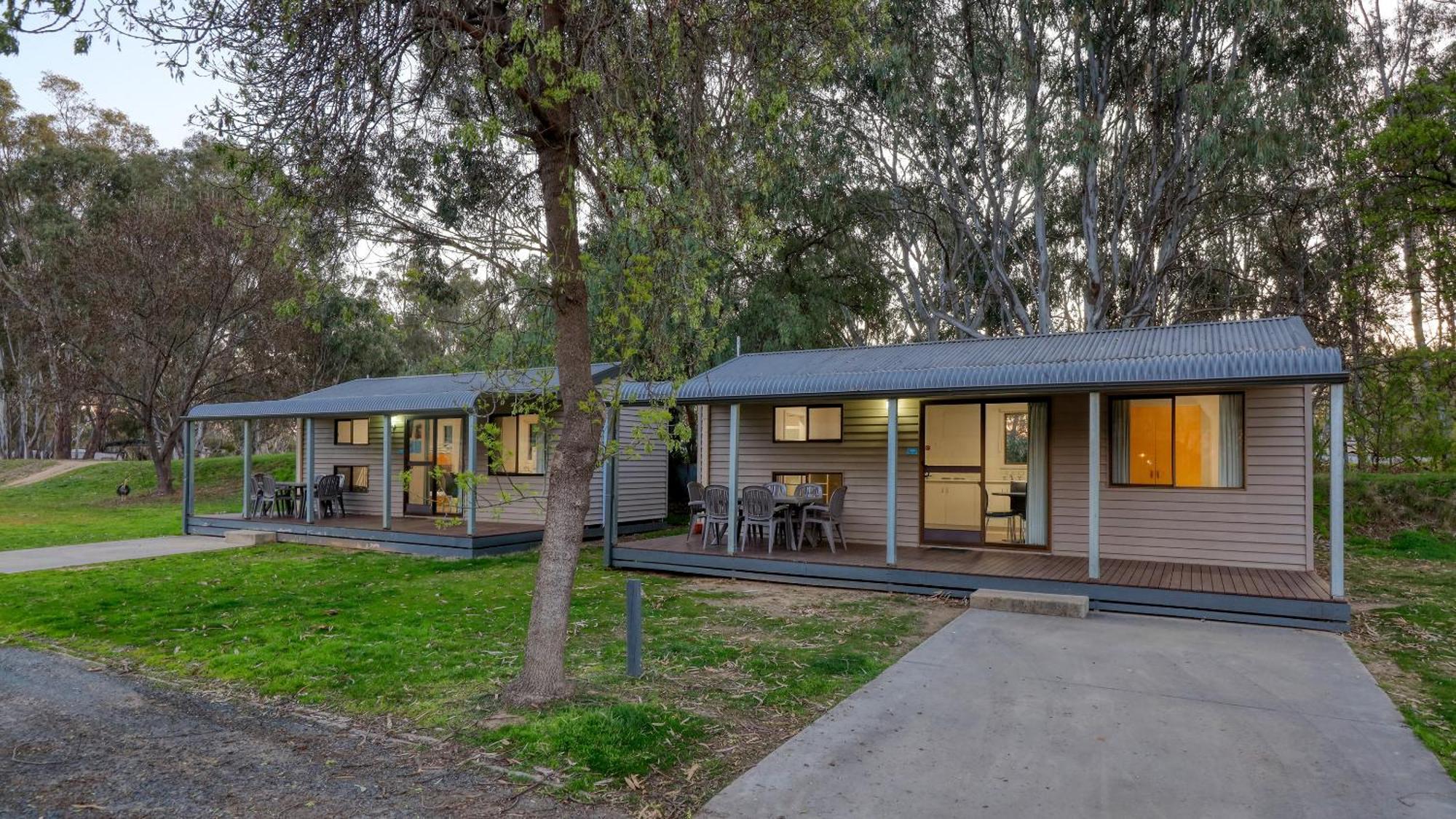 Deniliquin Riverside Caravan Park Exterior photo