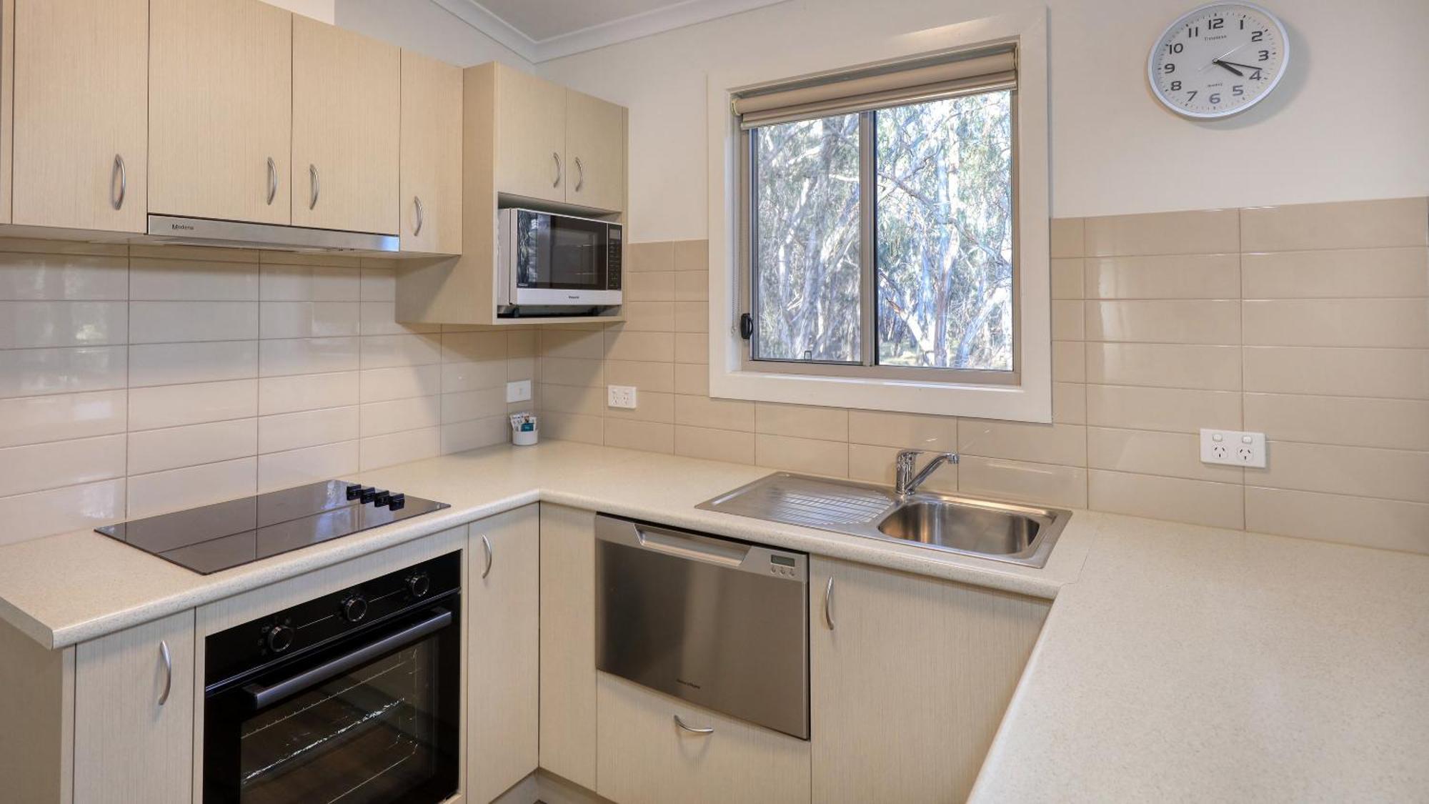 Deniliquin Riverside Caravan Park Exterior photo