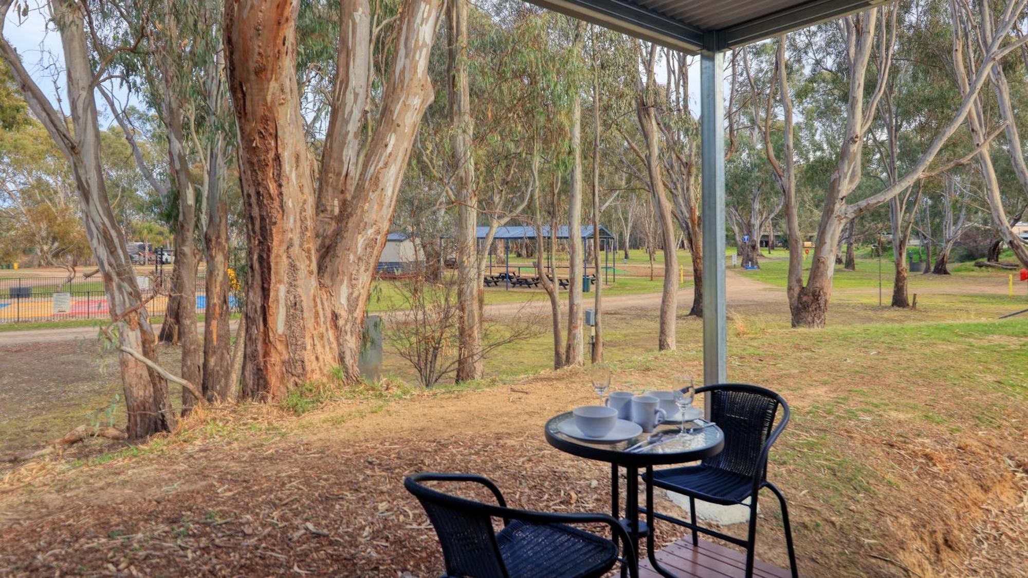 Deniliquin Riverside Caravan Park Exterior photo